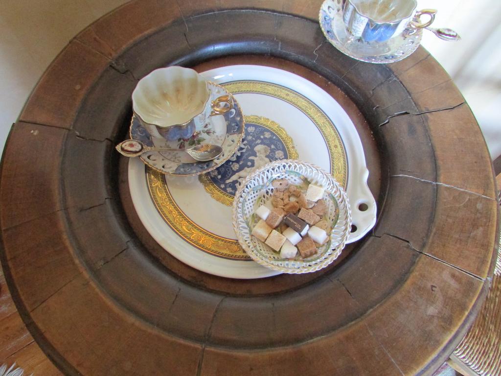 Chateau De La Roche Martel Bed and Breakfast Roiffé Rum bild