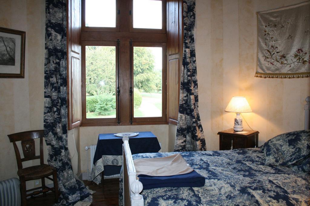Chateau De La Roche Martel Bed and Breakfast Roiffé Rum bild