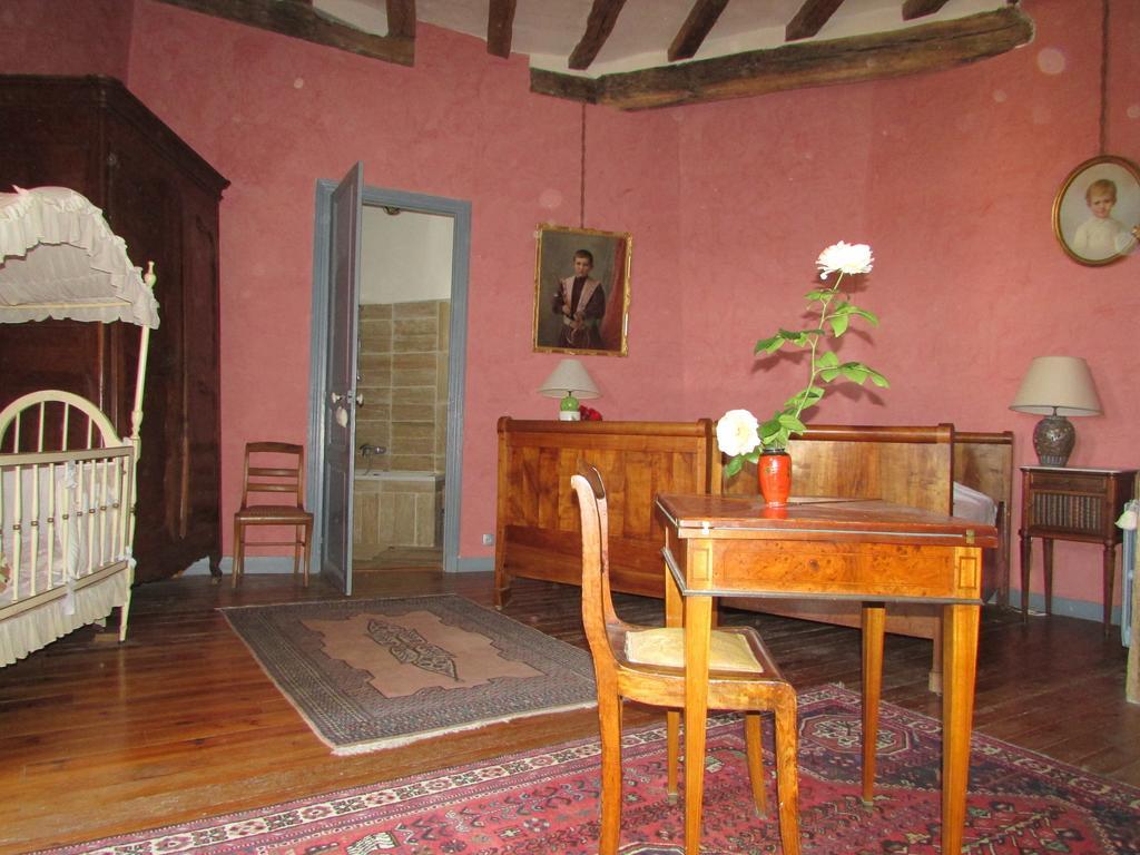 Chateau De La Roche Martel Bed and Breakfast Roiffé Rum bild
