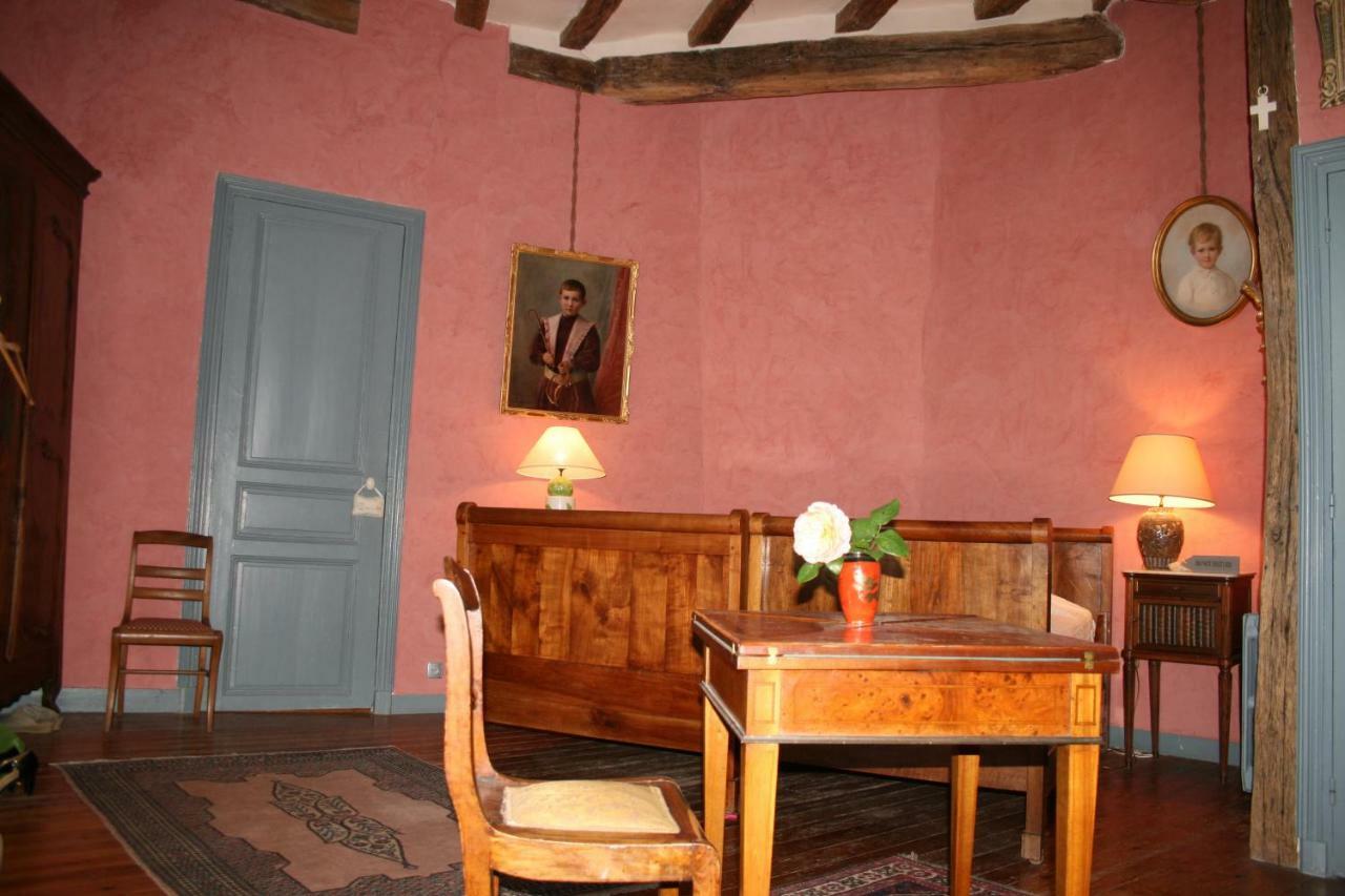 Chateau De La Roche Martel Bed and Breakfast Roiffé Exteriör bild